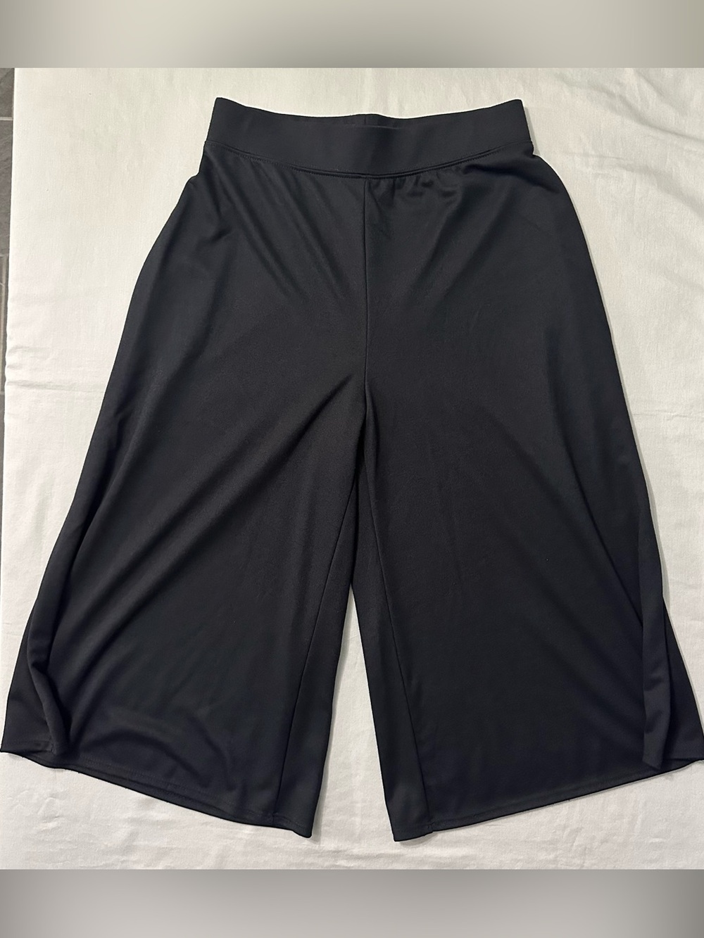 Susan Graver Style Black Crop Pants Medium Pull On Wide Leg Culottes Gauchos M